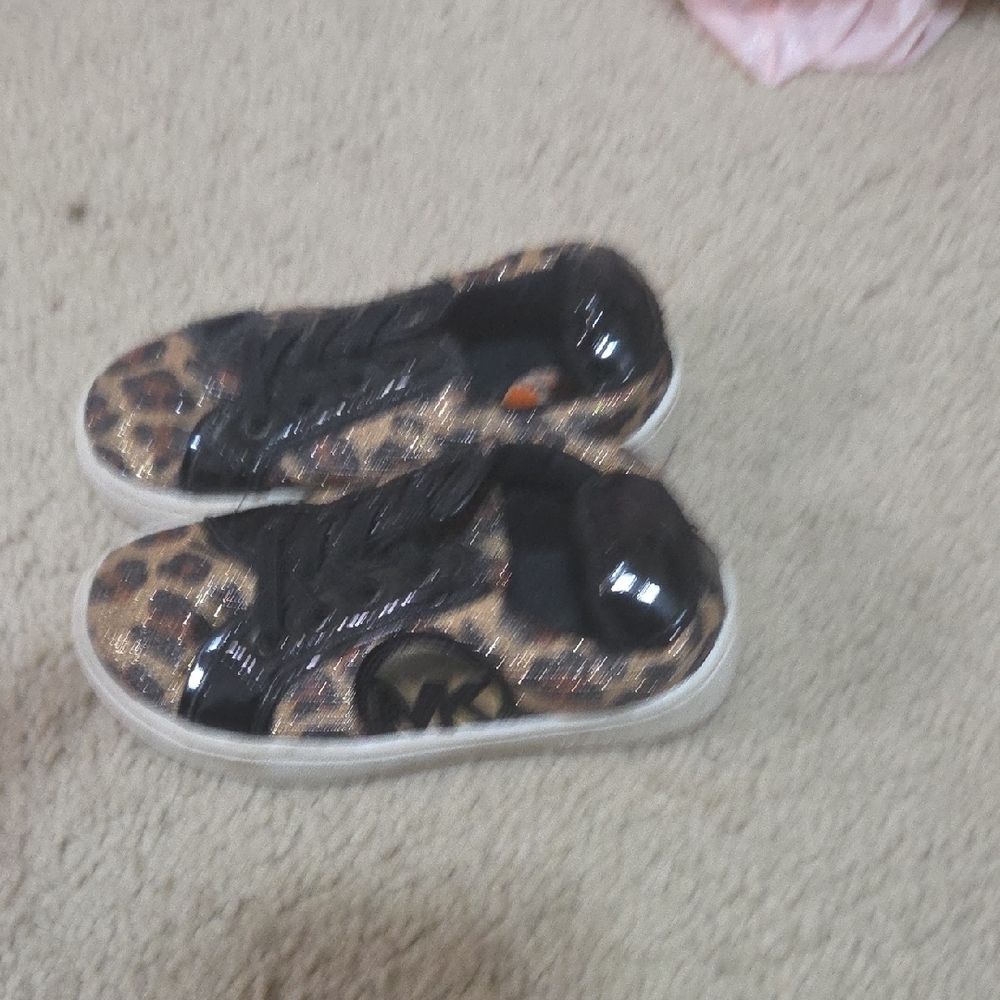 Micheal Kors Kids Sneakers - Picture 5 of 5